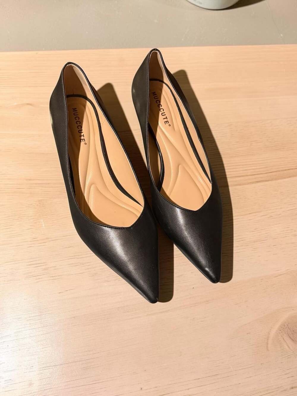 Mucccute Pointed Toe Kitten Heels Size 8 Black